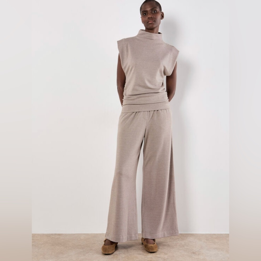 Apricot 🍑 Mini Houndstooth Wide-Leg Knit Pants in Stone